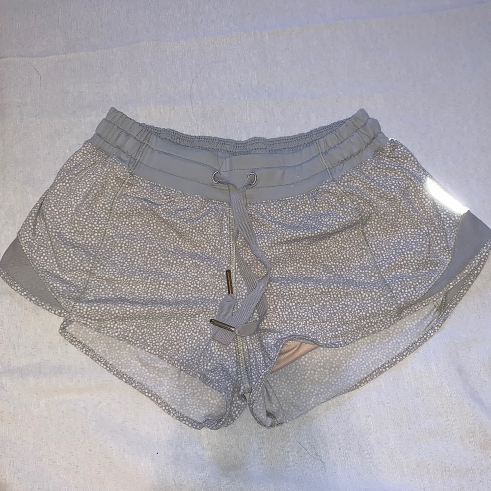 lululemon Hotty Hot Short 2.5”